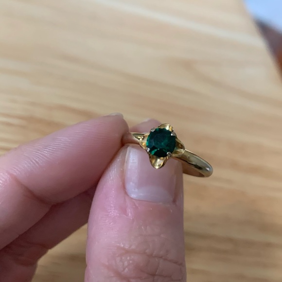 Vintage Green Ring - Picture 3 of 6
